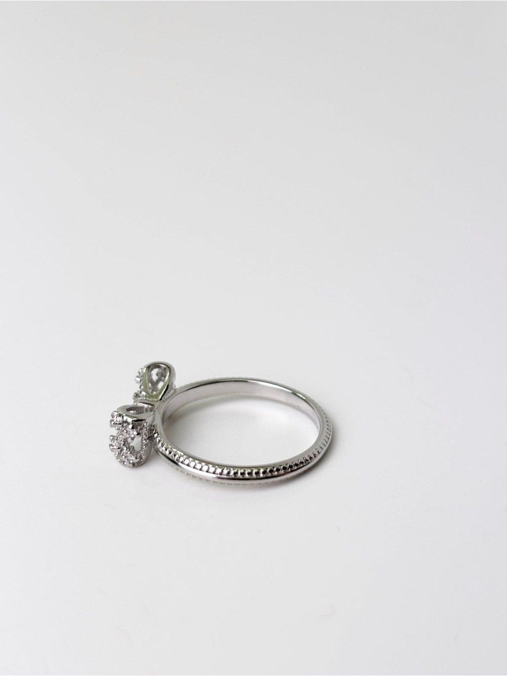 Elegant 925 Sterling Silver Studded Cubic Zirconia Bow Knot Ring - Picture 7 of 9